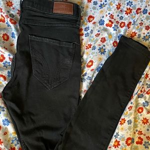 BLACK HOLLISTER HIGH WAISTED JEANS